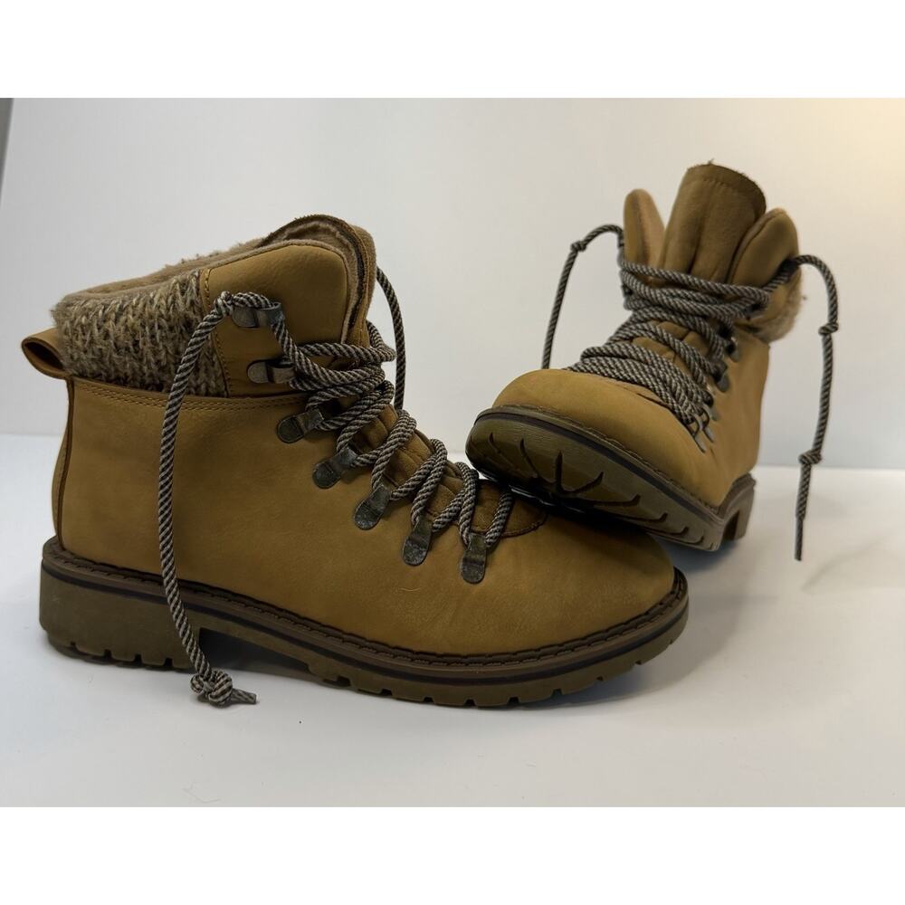 Time‎ And True Woman's Boots Size 7.5